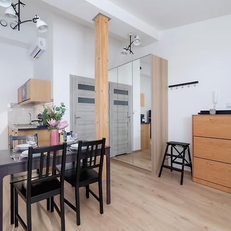 Kazimierz Apartments Near Wawel Royal Castle By Renters Краків Екстер'єр фото